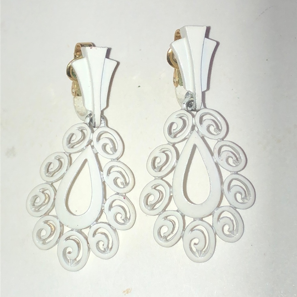 Trifari Crown White Teardrop Filigree Dangle Clip On Earrings